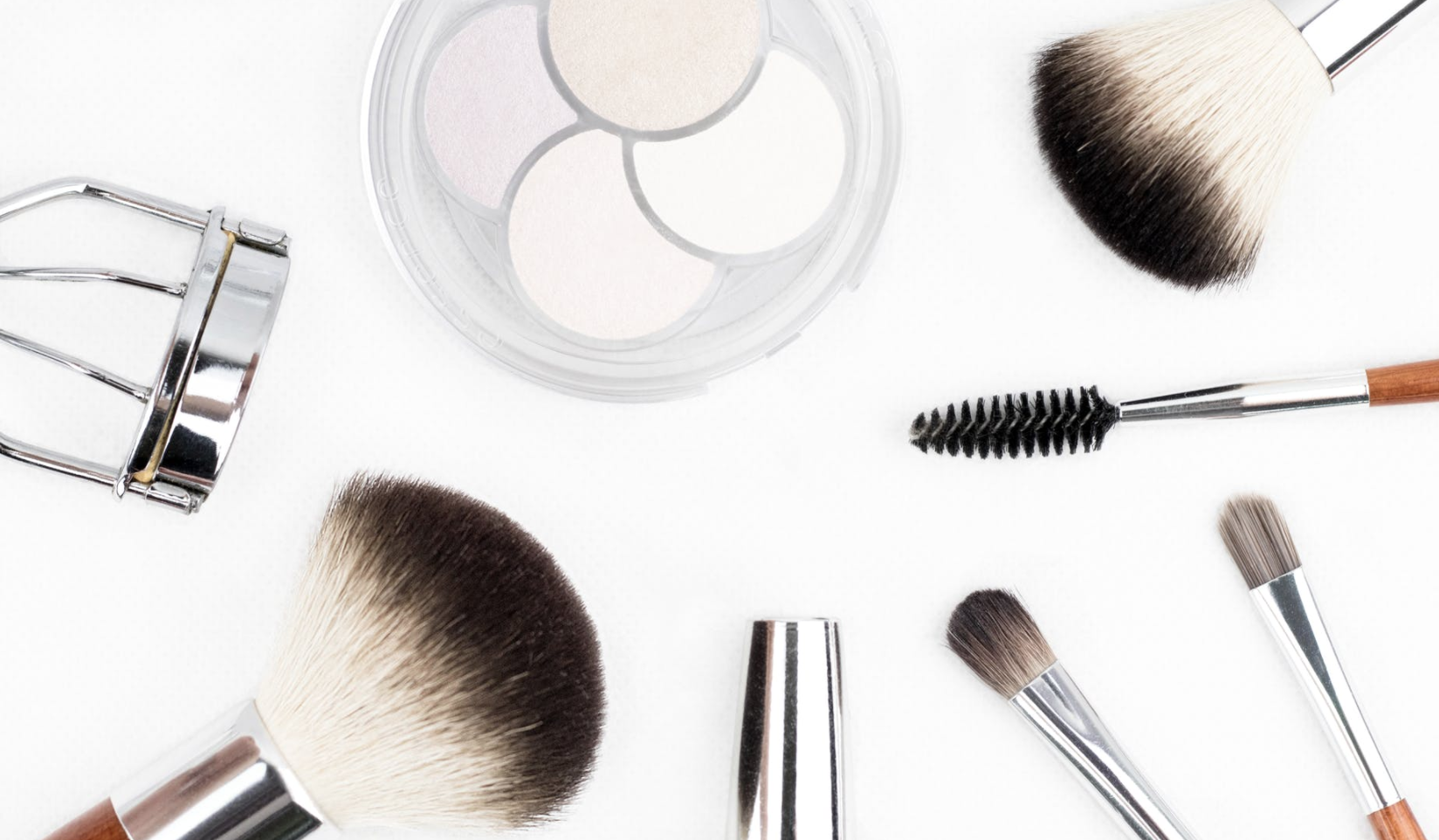Makeup Artists Kit and Salary Rates
